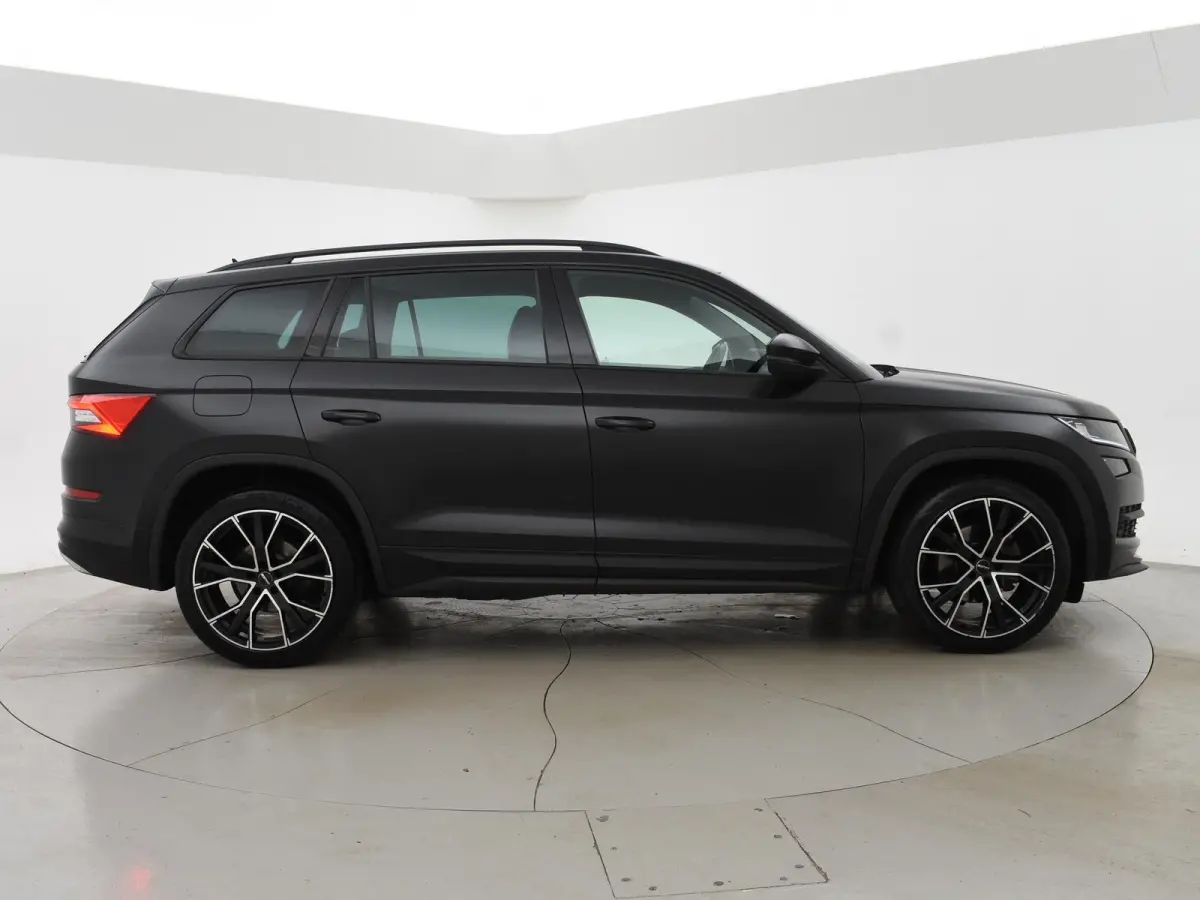 1.5 TSI 150 PK DSG AUT. 7-PERS SPORTLINE *MAT ZWART* + ADAPTIVE CRUISE | VIRTUAL COCKPIT | CAMERA | 20 INCH