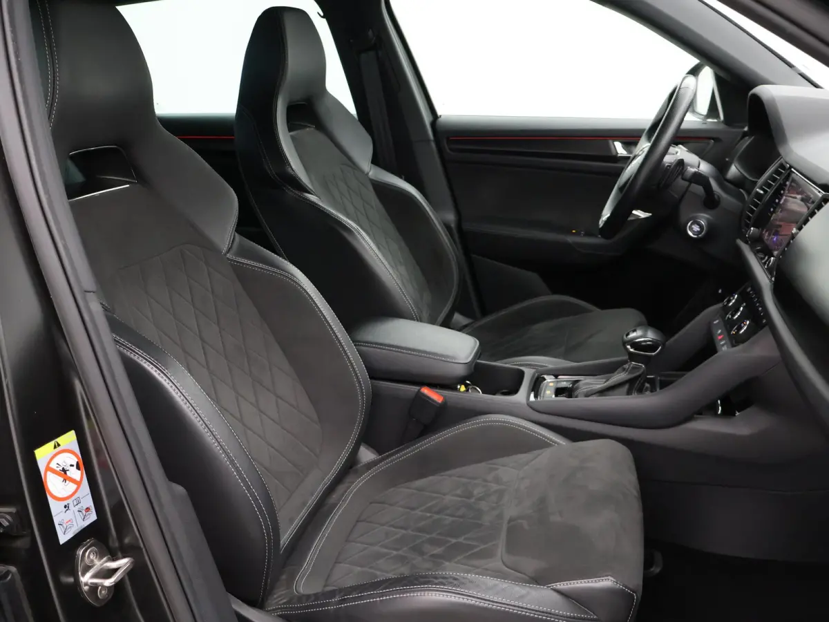 1.5 TSI 150 PK DSG AUT. 7-PERS SPORTLINE *MAT ZWART* + ADAPTIVE CRUISE | VIRTUAL COCKPIT | CAMERA | 20 INCH