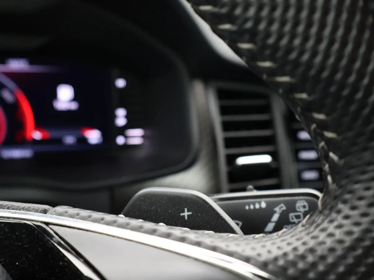 1.5 TSI 150 PK DSG AUT. 7-PERS SPORTLINE *MAT ZWART* + ADAPTIVE CRUISE | VIRTUAL COCKPIT | CAMERA | 20 INCH