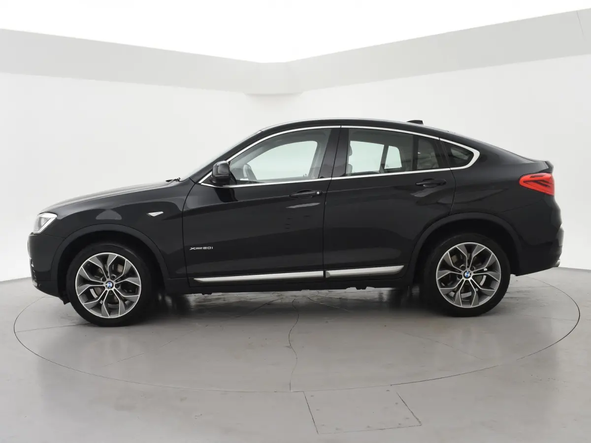 xDrive20i 184 PK H.E. + TREKHAAK 2000 KG | LEDER | HEAD-UP | STOELVERW. | 19 INCH
