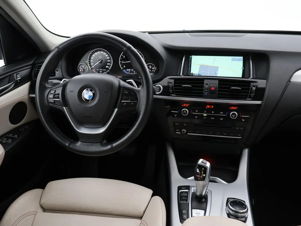 xDrive20i 184 PK H.E. + TREKHAAK 2000 KG | LEDER | HEAD-UP | STOELVERW. | 19 INCH