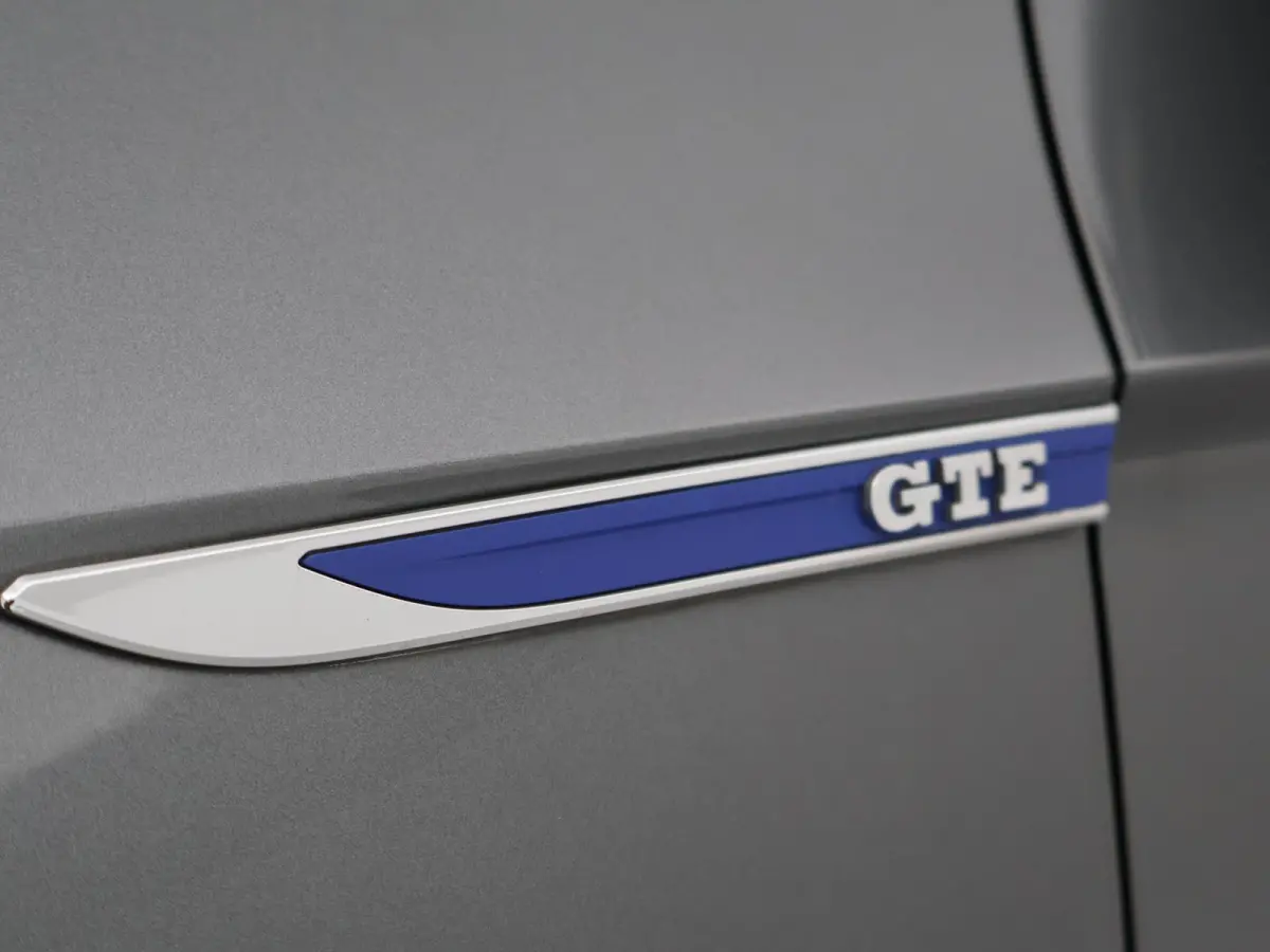 1.4 TSI GTE 218 PK + VIRTUAL COCKPIT / PANORAMA / TREKHAAK / CARPLAY