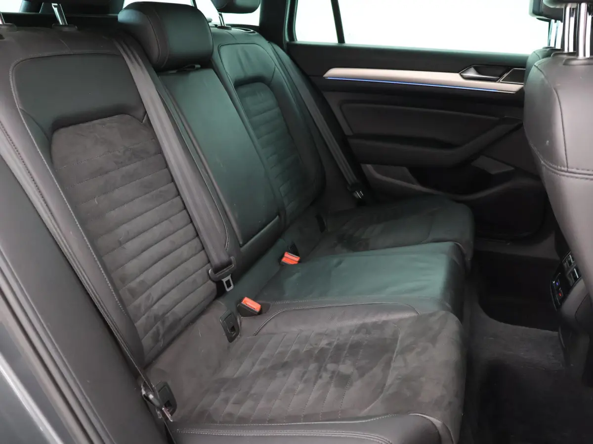 1.4 TSI GTE 218 PK + VIRTUAL COCKPIT / PANORAMA / TREKHAAK / CARPLAY