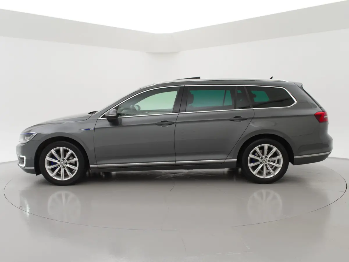 1.4 TSI GTE 218 PK + VIRTUAL COCKPIT / PANORAMA / TREKHAAK / CARPLAY