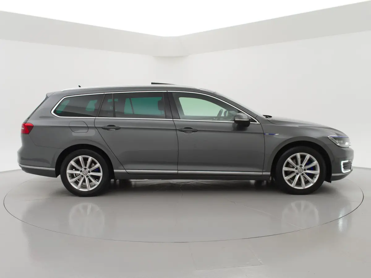 1.4 TSI GTE 218 PK + VIRTUAL COCKPIT / PANORAMA / TREKHAAK / CARPLAY