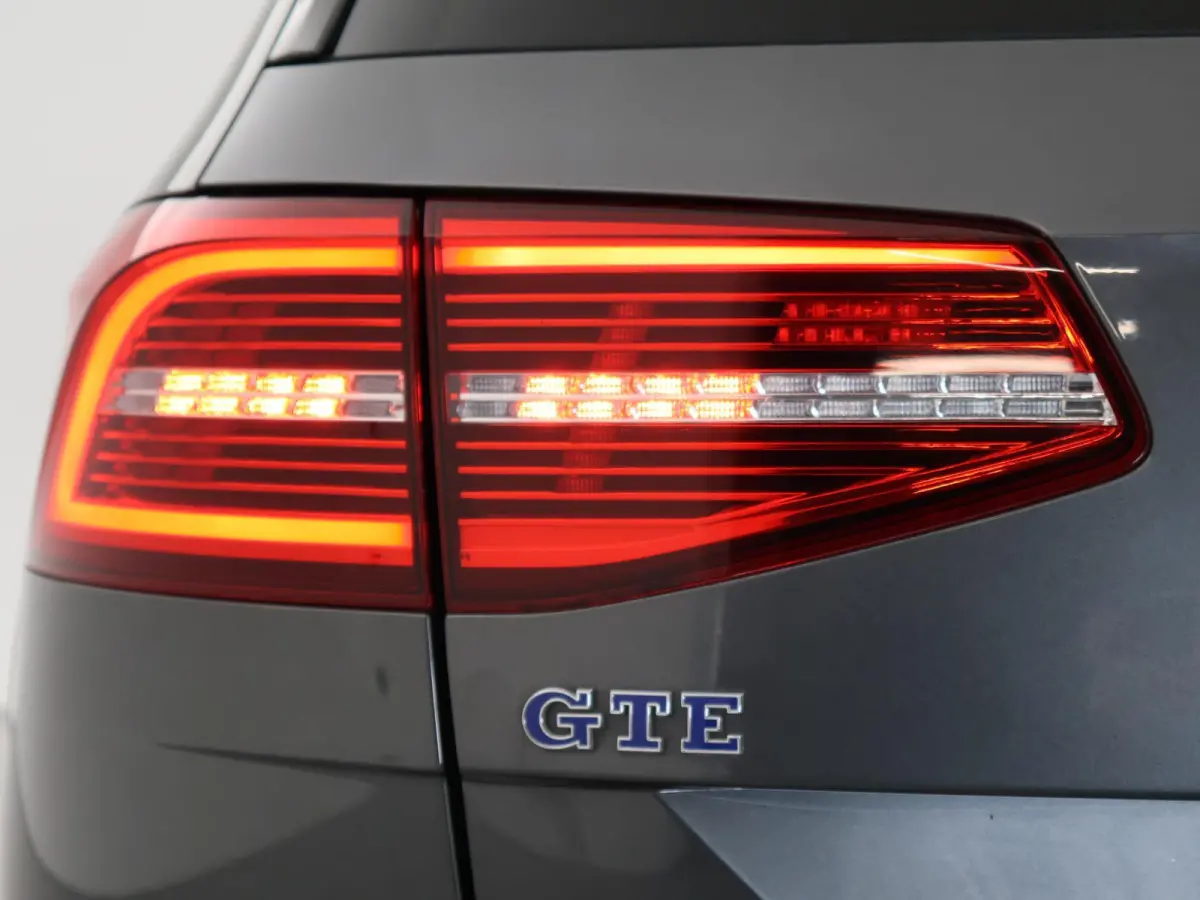 1.4 TSI GTE 218 PK + VIRTUAL COCKPIT / PANORAMA / TREKHAAK / CARPLAY