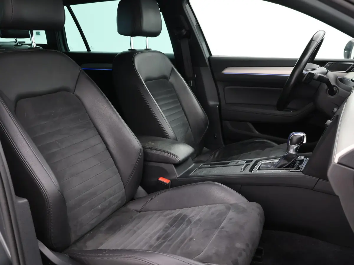 1.4 TSI GTE 218 PK + VIRTUAL COCKPIT / PANORAMA / TREKHAAK / CARPLAY