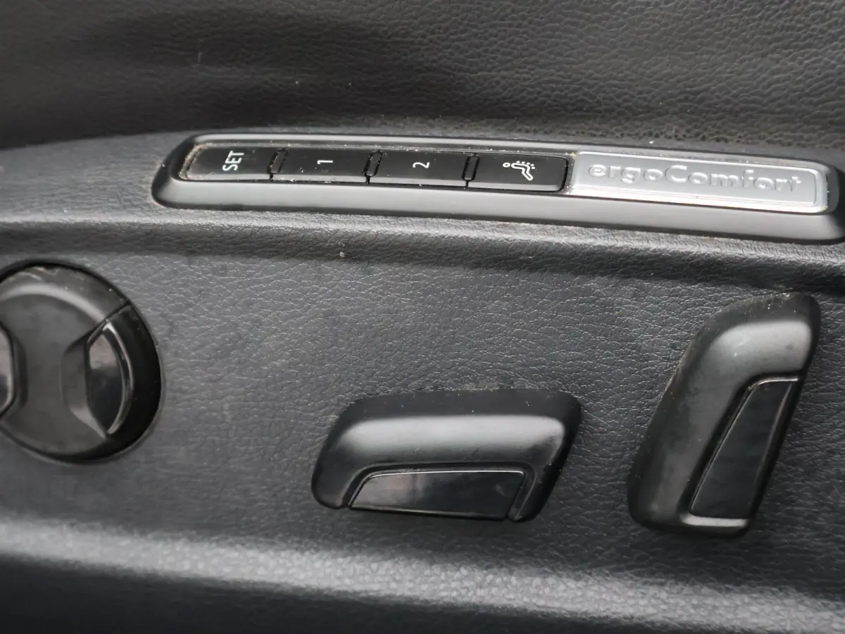 1.4 TSI GTE 218 PK + VIRTUAL COCKPIT / PANORAMA / TREKHAAK / CARPLAY