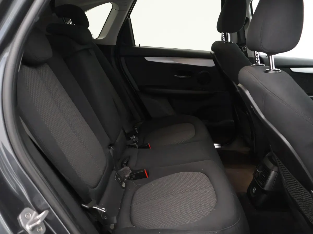 225XE 224 PK HYBRID XDRIVE EXECUTIVE + LED / NAVIGATIE