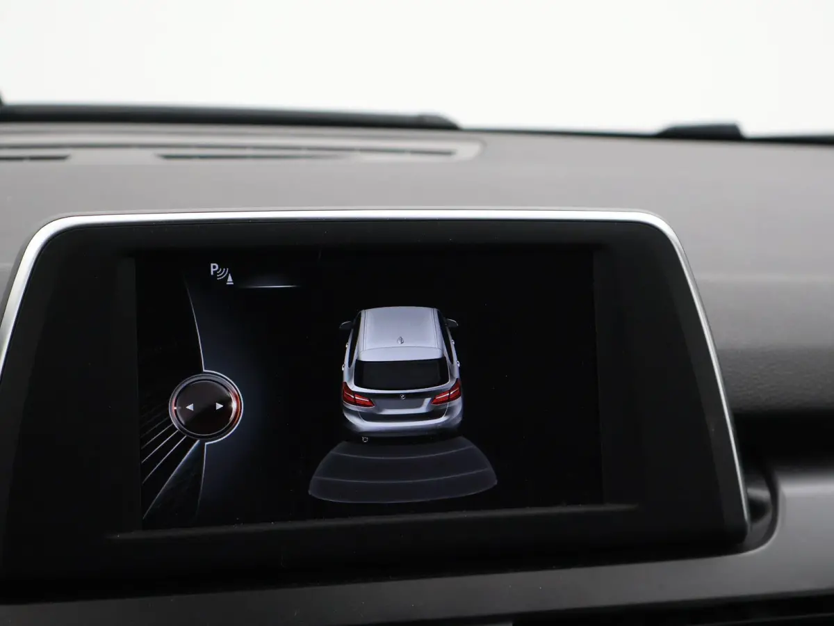 225XE 224 PK HYBRID XDRIVE EXECUTIVE + LED / NAVIGATIE