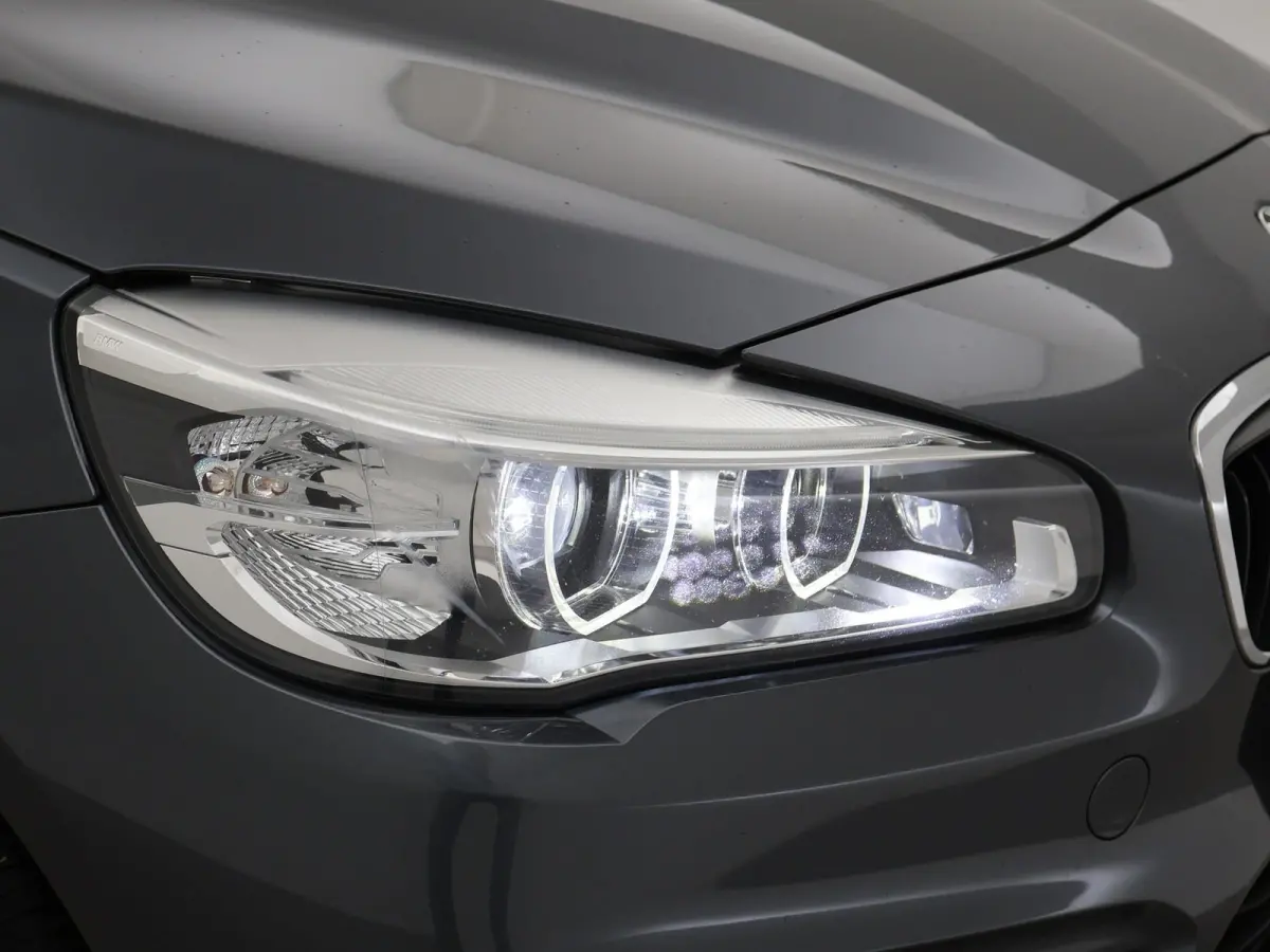 225XE 224 PK HYBRID XDRIVE EXECUTIVE + LED / NAVIGATIE