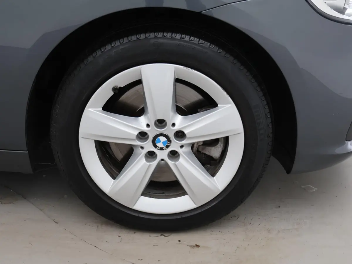 225XE 224 PK HYBRID XDRIVE EXECUTIVE + LED / NAVIGATIE