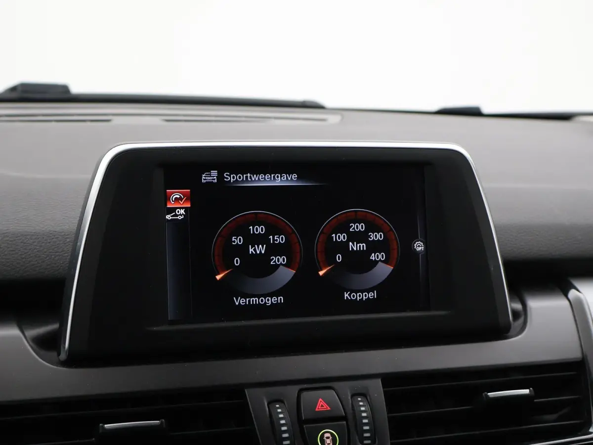 225XE 224 PK HYBRID XDRIVE EXECUTIVE + LED / NAVIGATIE