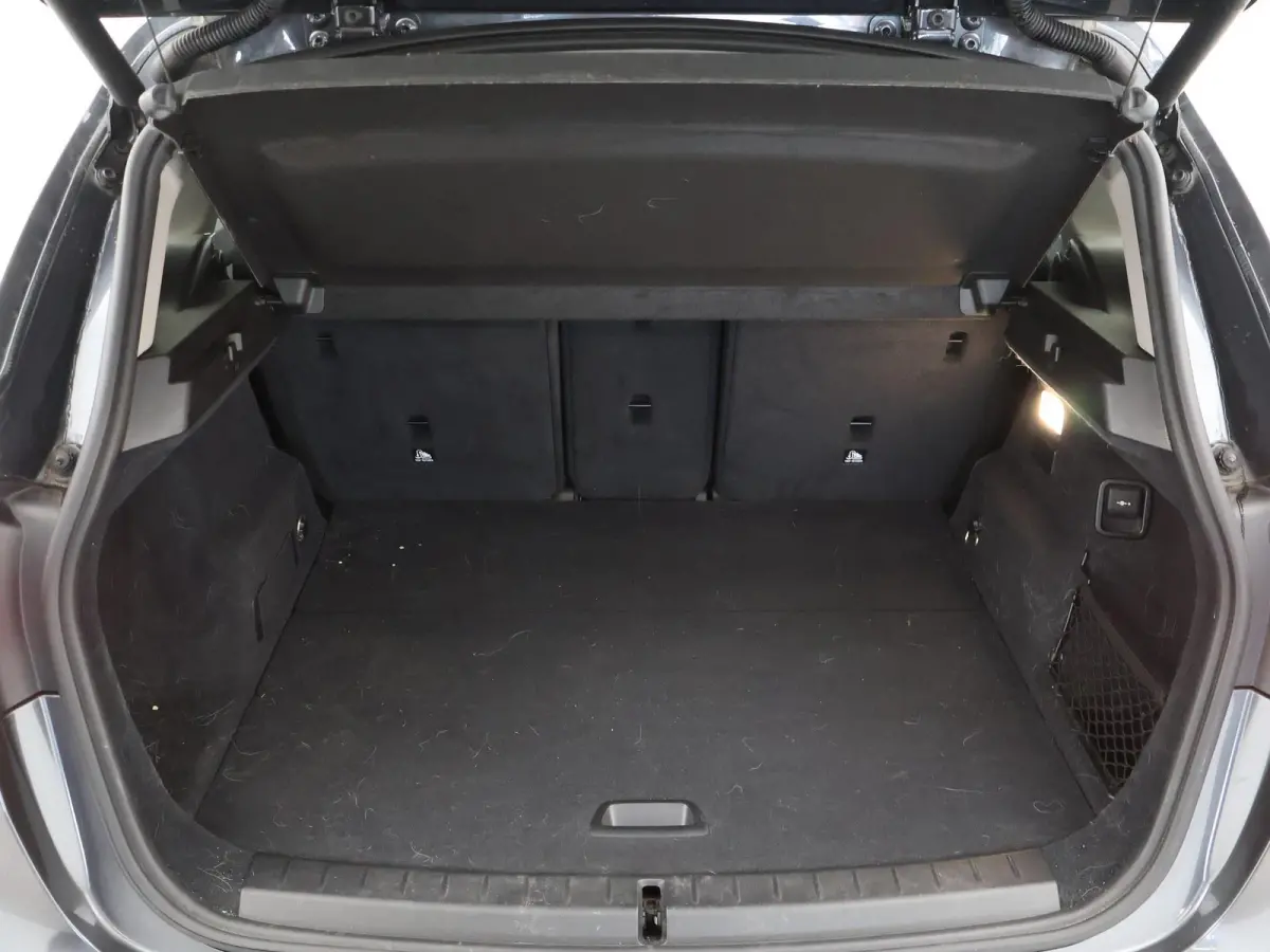 225XE 224 PK HYBRID XDRIVE EXECUTIVE + LED / NAVIGATIE