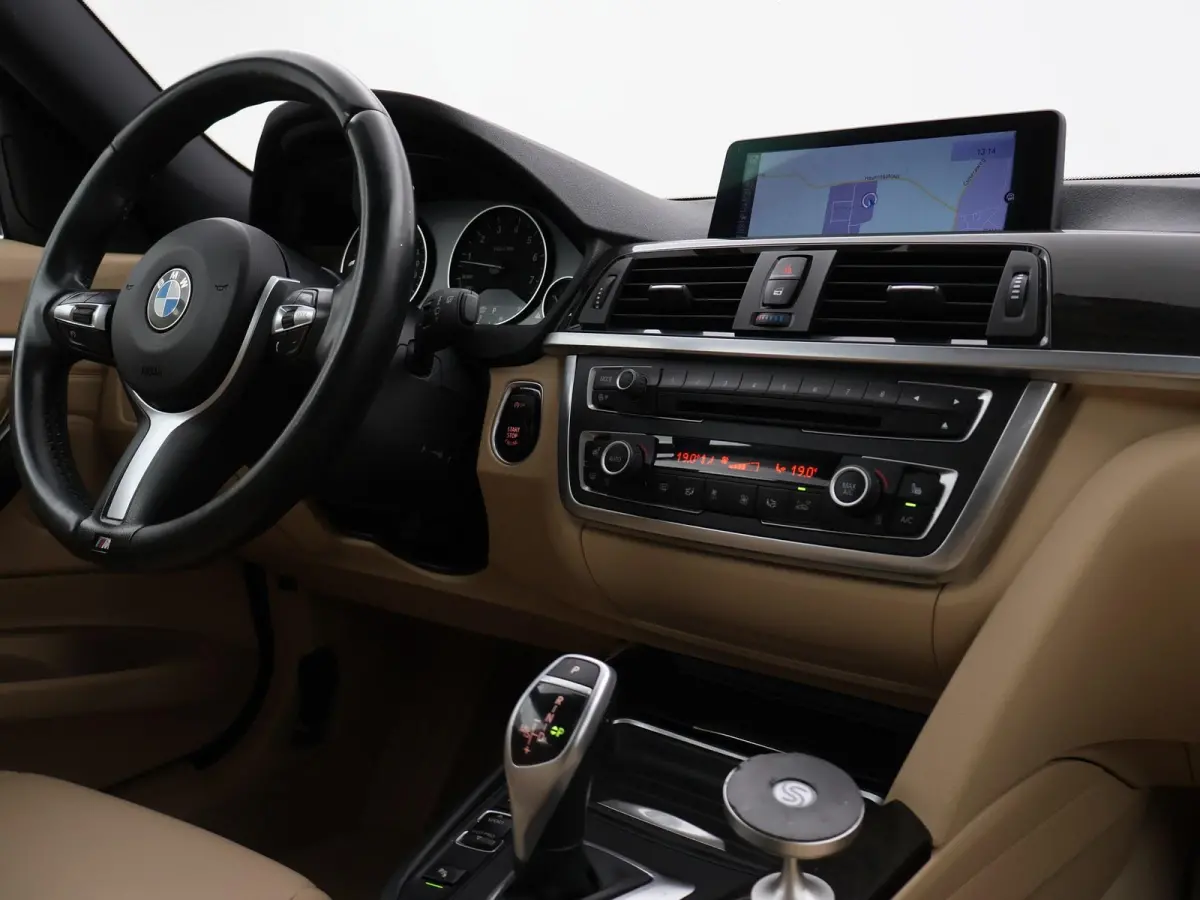 320i GT LUXURY + PANORAMA / NAVIGATIE PROFESSIONAL