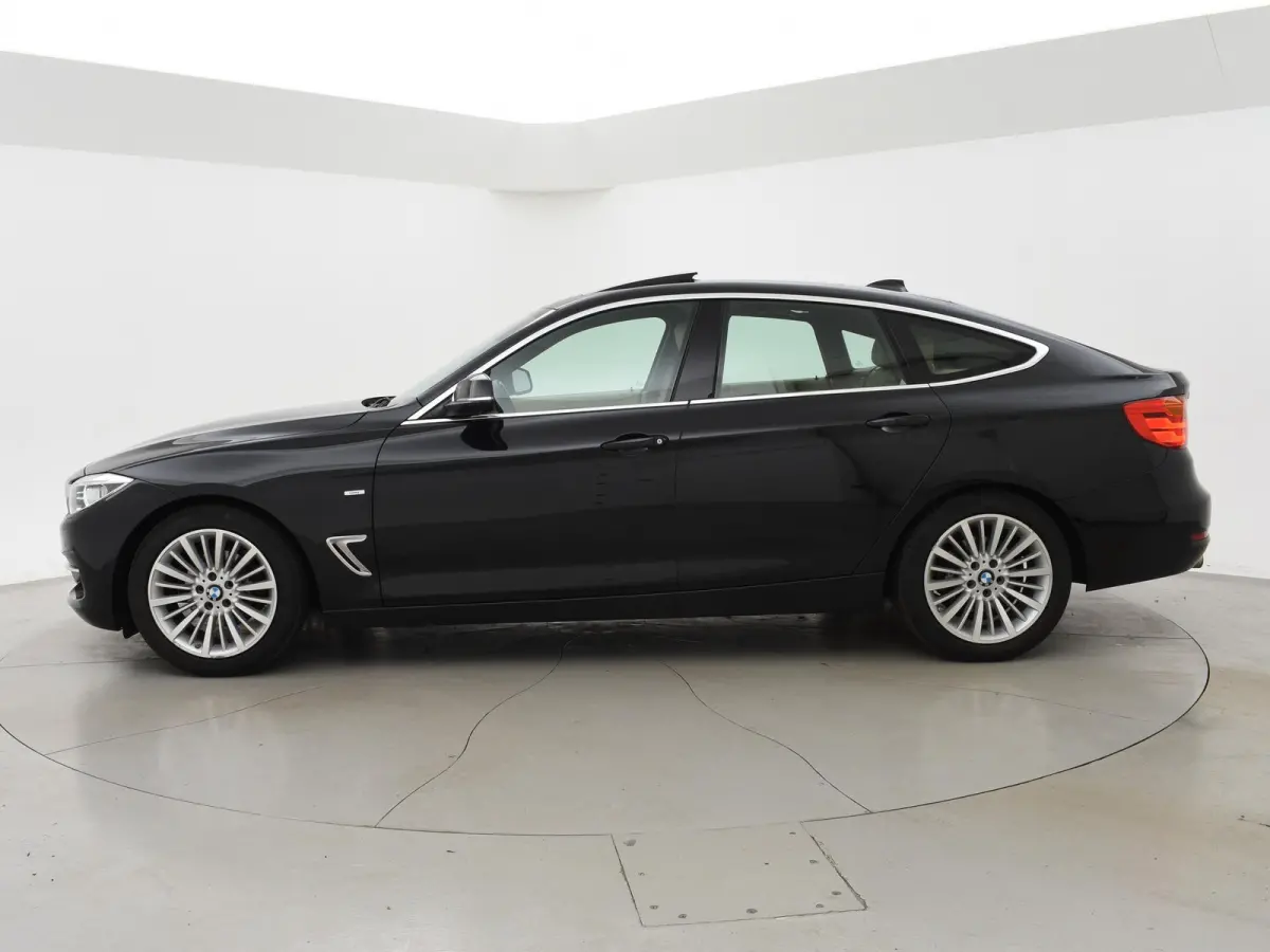 320i GT LUXURY + PANORAMA / NAVIGATIE PROFESSIONAL