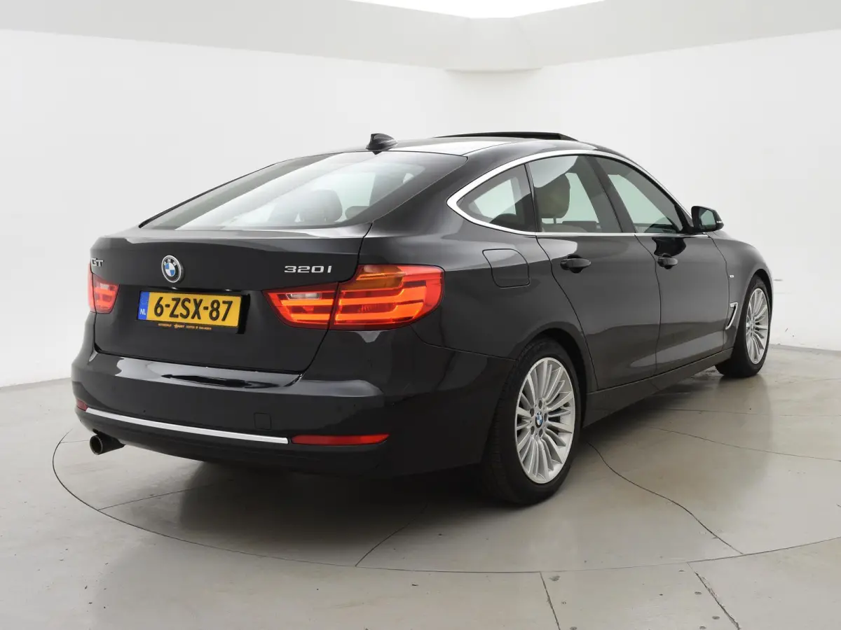 320i GT LUXURY + PANORAMA / NAVIGATIE PROFESSIONAL