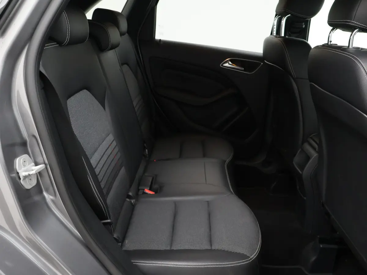 200 AUT7 156 PK AMG SPORT + NIGHT PACK | TREKHAAK | CAMERA | COMAND NAVIGATIE