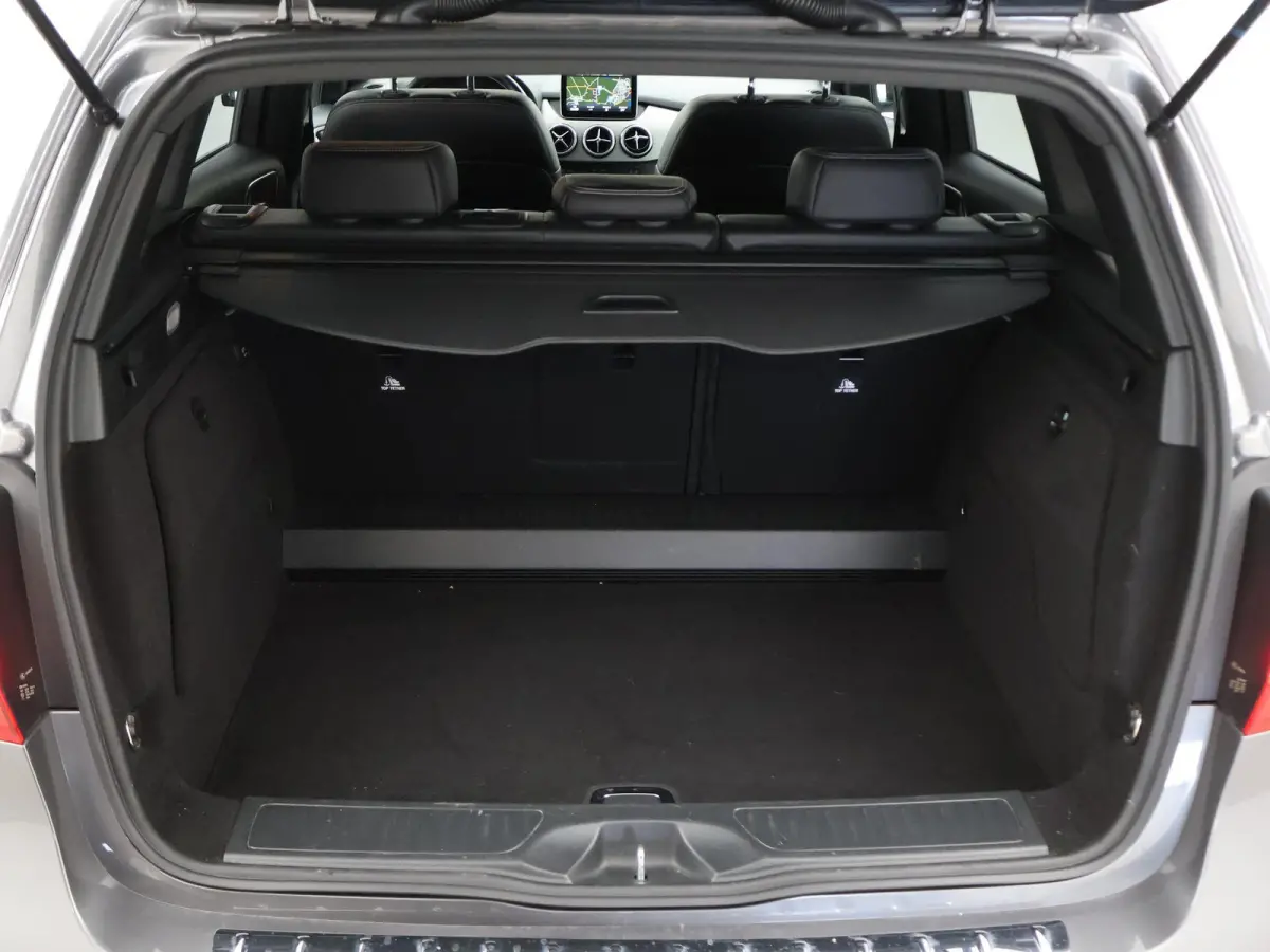 200 AUT7 156 PK AMG SPORT + NIGHT PACK | TREKHAAK | CAMERA | COMAND NAVIGATIE