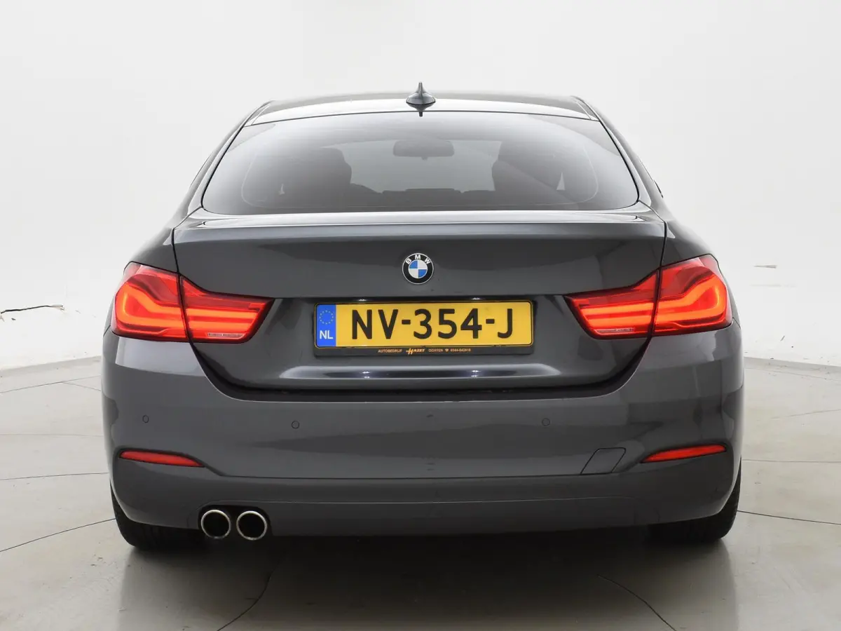 418i EXECUTIVE | LEDER | NAVI | STOELVERWARMING | LED | 18 INCH LMV