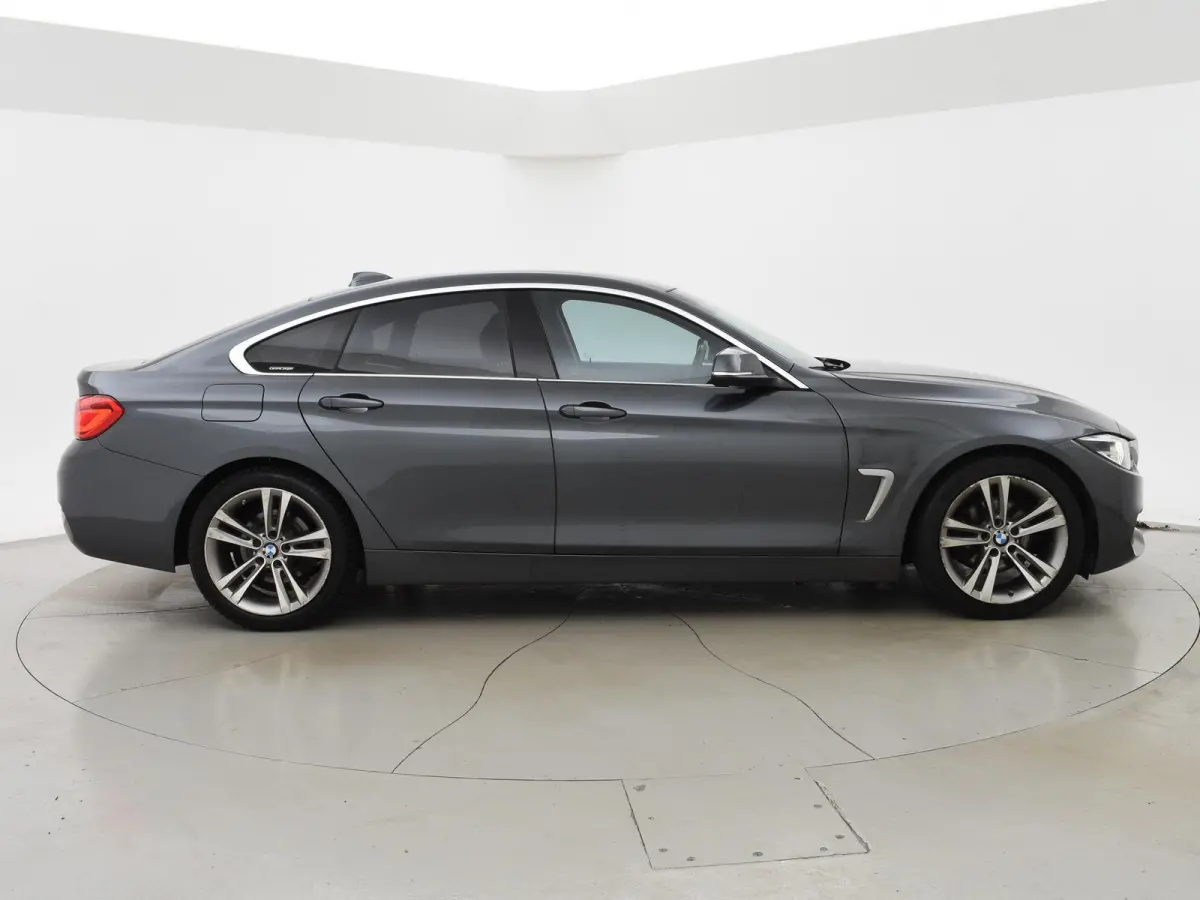 418i EXECUTIVE | LEDER | NAVI | STOELVERWARMING | LED | 18 INCH LMV