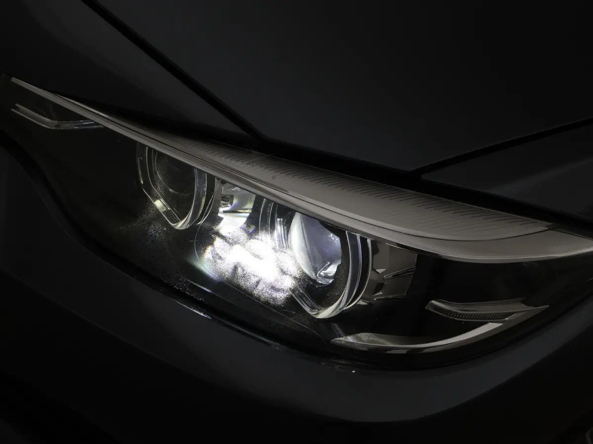 418i EXECUTIVE | LEDER | NAVI | STOELVERWARMING | LED | 18 INCH LMV