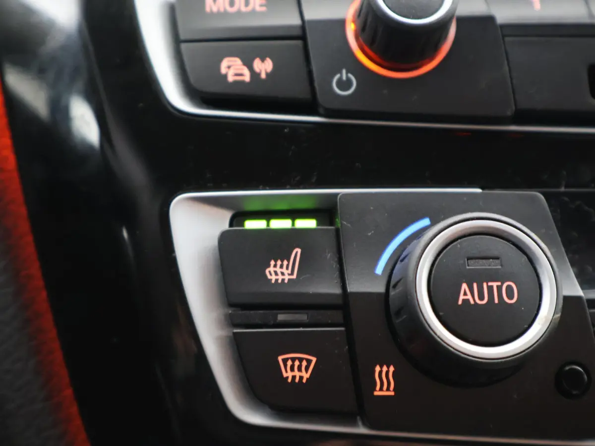 418i EXECUTIVE | LEDER | NAVI | STOELVERWARMING | LED | 18 INCH LMV