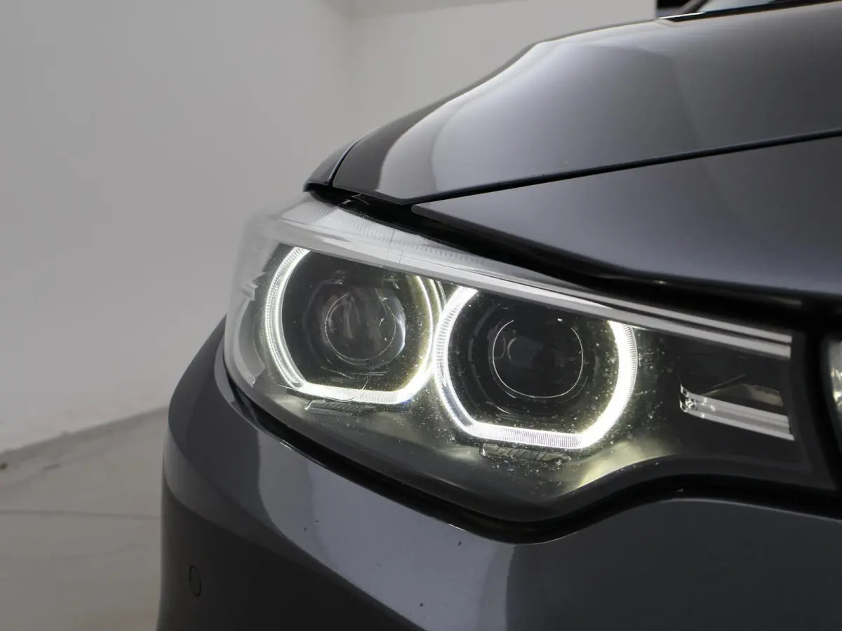418i EXECUTIVE | LEDER | NAVI | STOELVERWARMING | LED | 18 INCH LMV