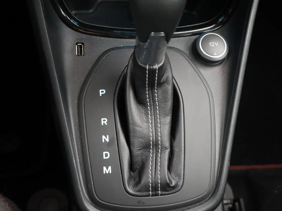 1.0 ECOBOOST AUT. ST-LINE + CAMERA | LED | CARPLAY