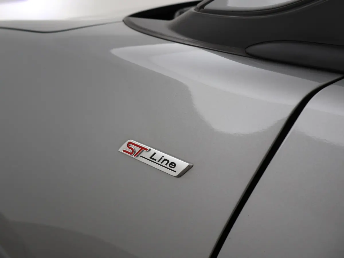 1.0 ECOBOOST AUT. ST-LINE + CAMERA | LED | CARPLAY