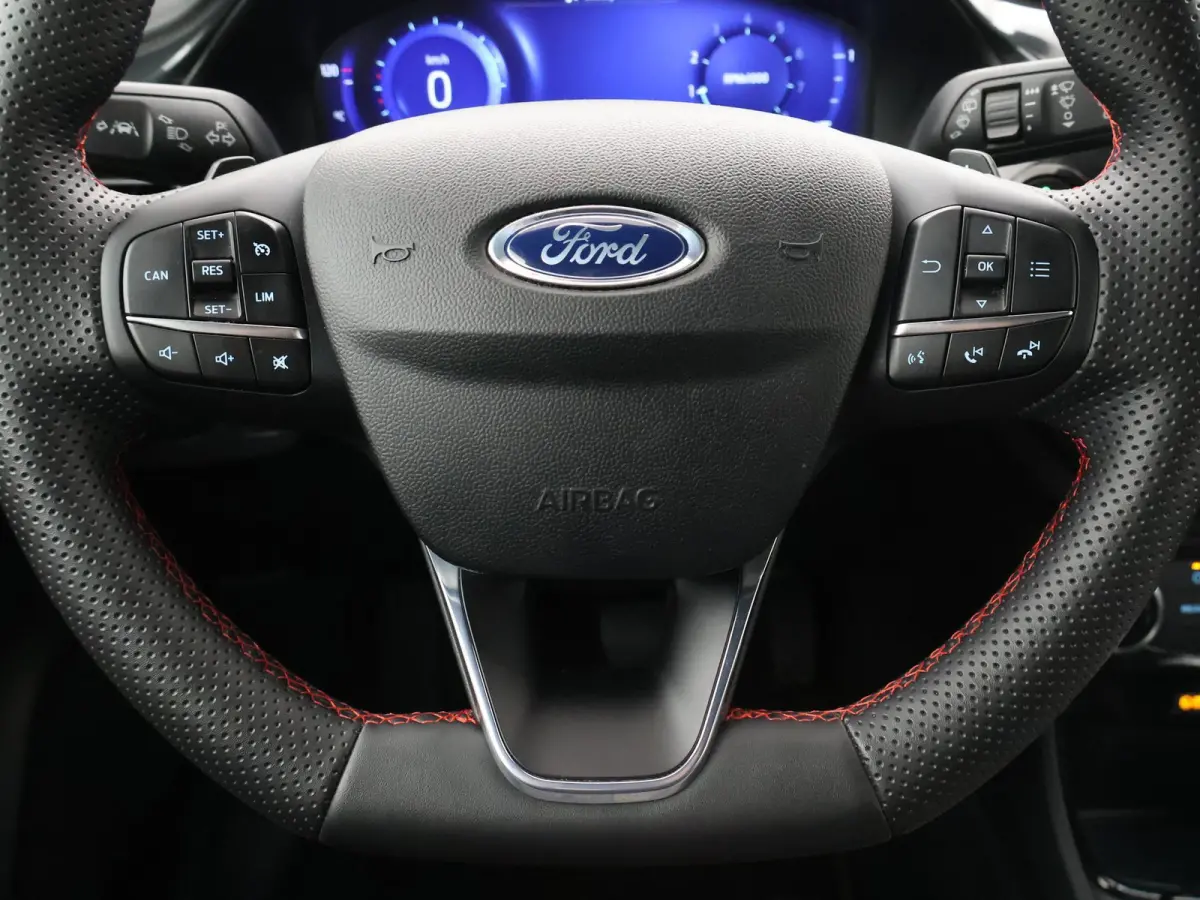 1.0 ECOBOOST AUT. ST-LINE + CAMERA | LED | CARPLAY
