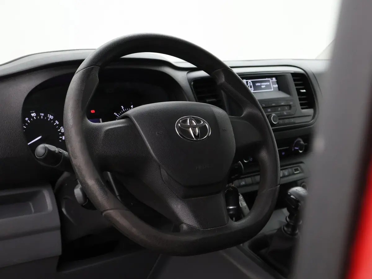 2.0 D-4D 122 PK COOL COMFORT + CAMERA / AIRCO / TREKHAAK / CRUISE CONTROL