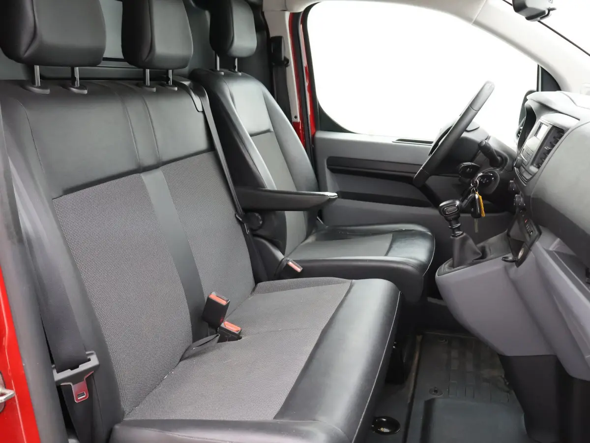2.0 D-4D 122 PK COOL COMFORT + CAMERA / AIRCO / TREKHAAK / CRUISE CONTROL