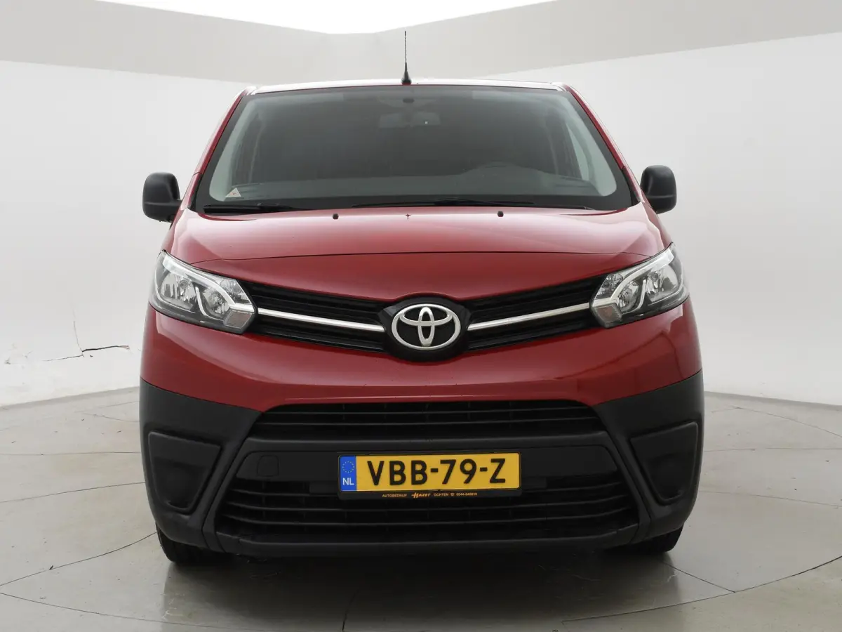 2.0 D-4D 122 PK COOL COMFORT + CAMERA / AIRCO / TREKHAAK / CRUISE CONTROL