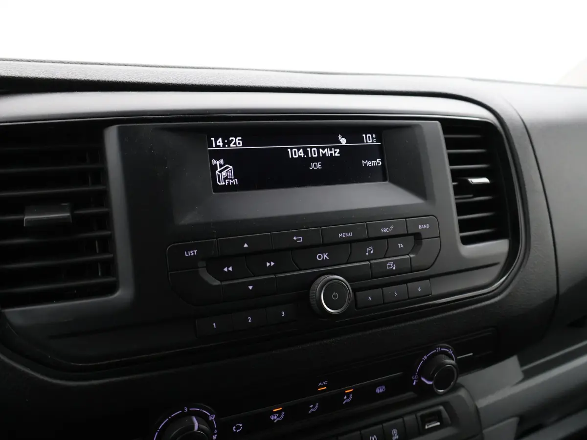 2.0 D-4D 122 PK COOL COMFORT + CAMERA / AIRCO / TREKHAAK / CRUISE CONTROL