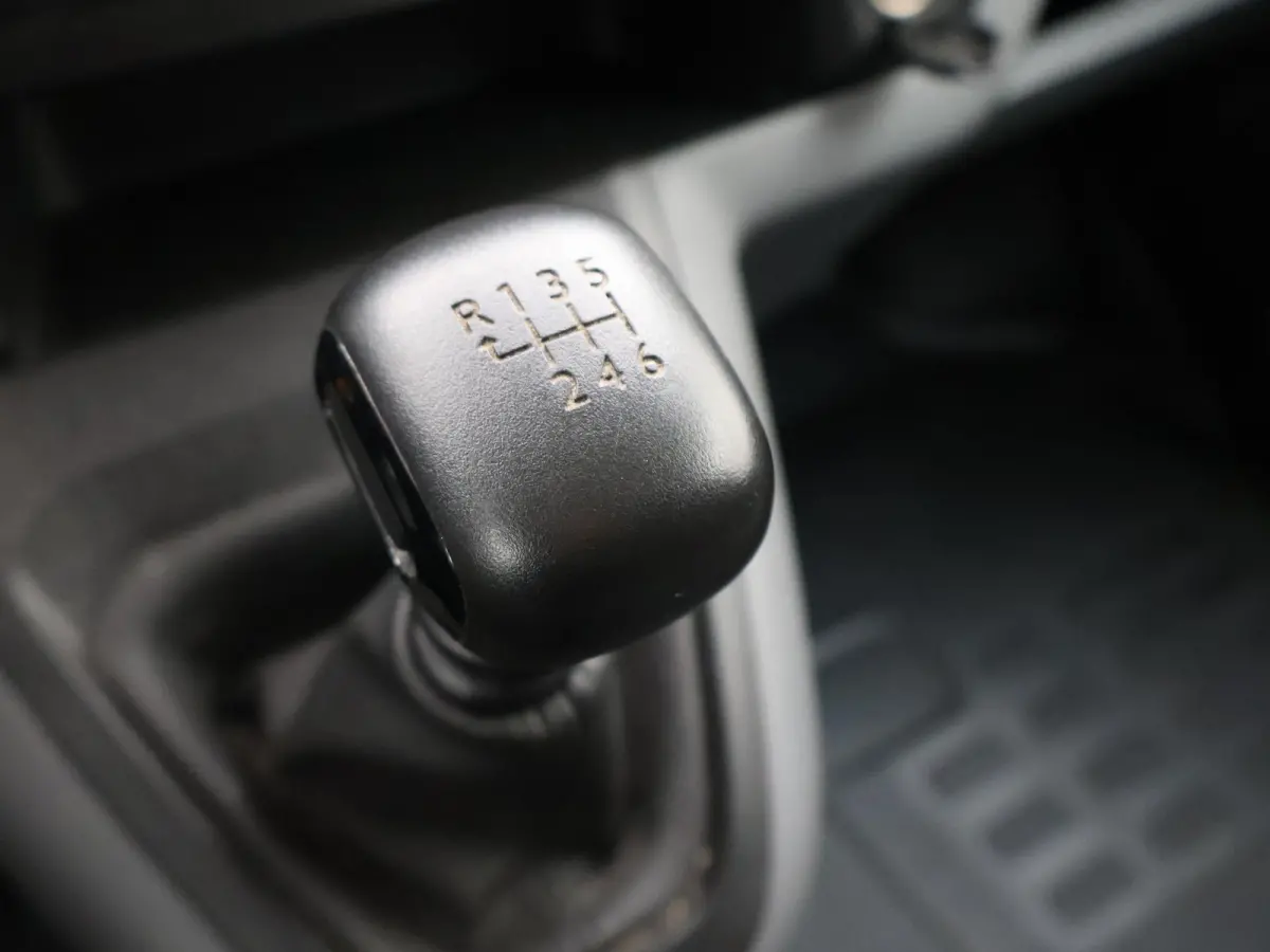 2.0 D-4D 122 PK COOL COMFORT + CAMERA / AIRCO / TREKHAAK / CRUISE CONTROL