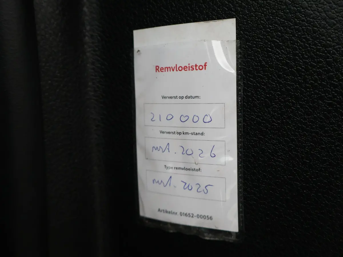 2.0 D-4D + 2 SCHUIFDEUREN | LEDER | STOELVERW. | NAVIGATIE | TREKHAAK
