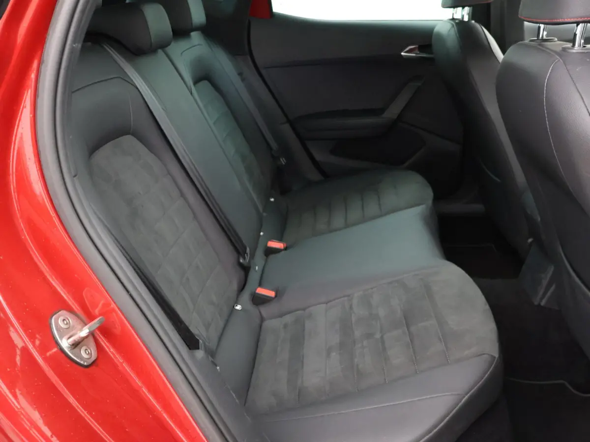 1.0 TSI AUT. FR SPORT + ADAPTIVE CRUISE | CAMERA VIRTUAL COCKPIT | TREKHAAK | APPLE CARPLAY | LED | STOELVERWARMING