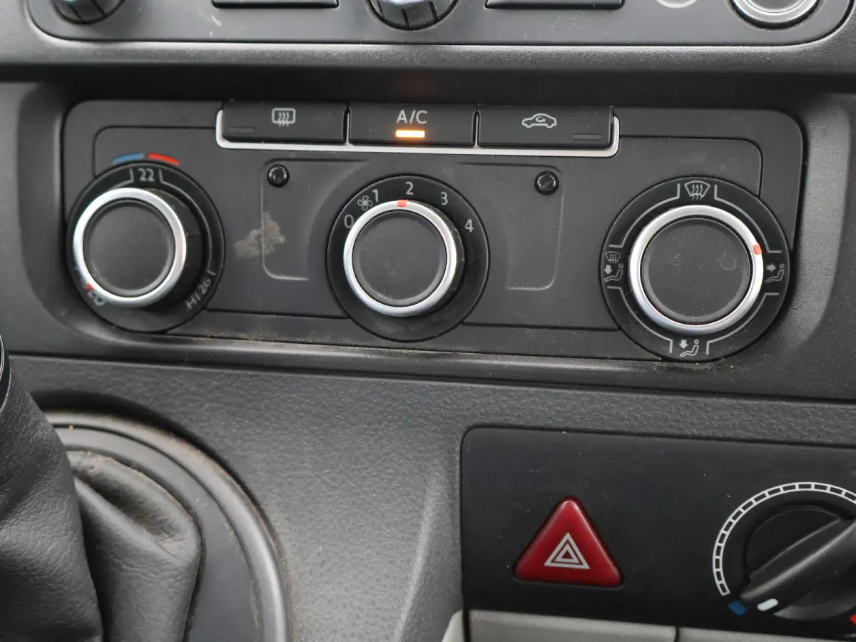 2.0 TDI 140 PK DSG AUT. L2H1 8-PERS. *67.950 KM* + TREKHAAK | COMFORTSTOELEN | NAVIGATIE