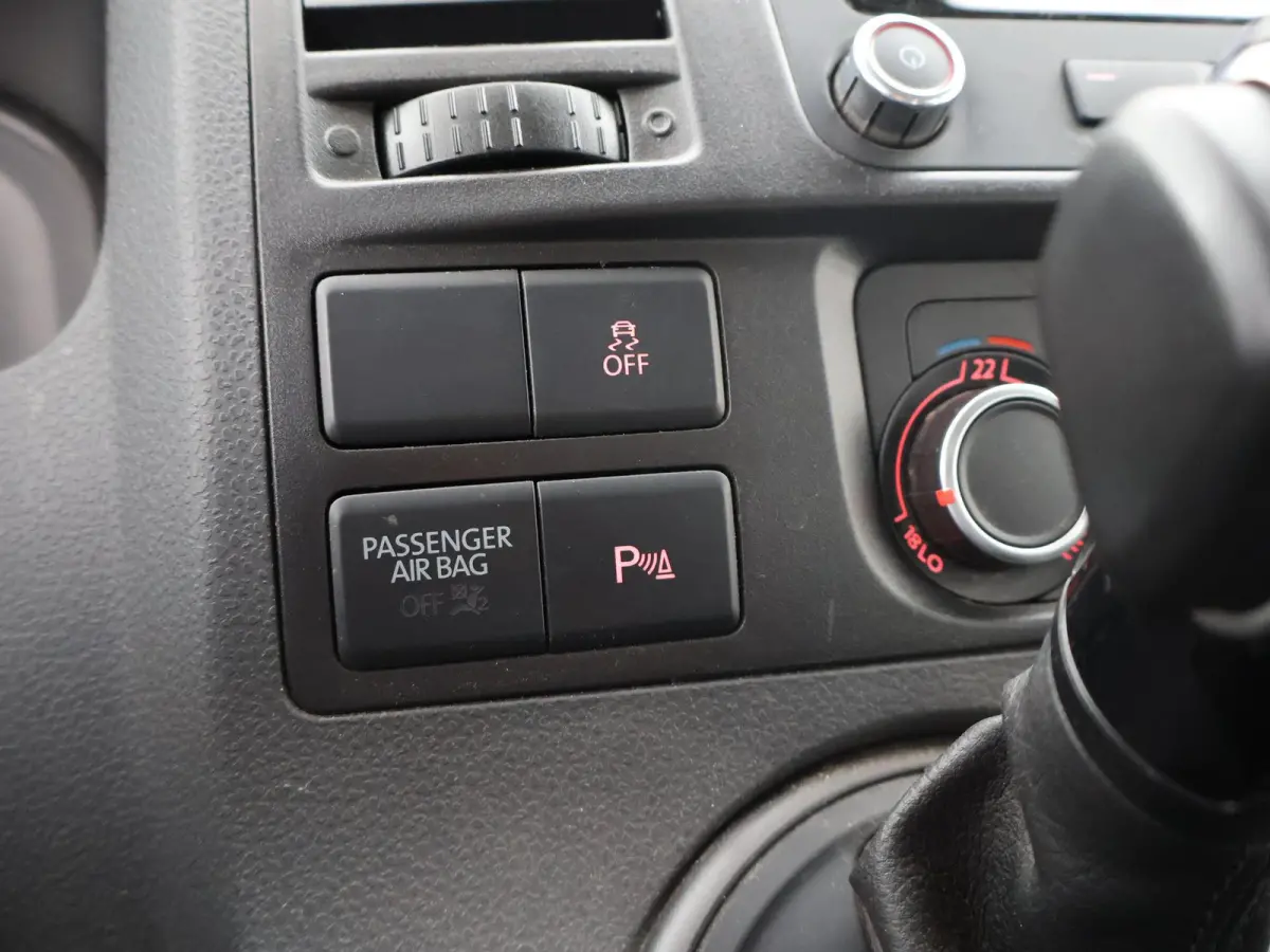 2.0 TDI 140 PK DSG AUT. L2H1 8-PERS. *67.950 KM* + TREKHAAK | COMFORTSTOELEN | NAVIGATIE