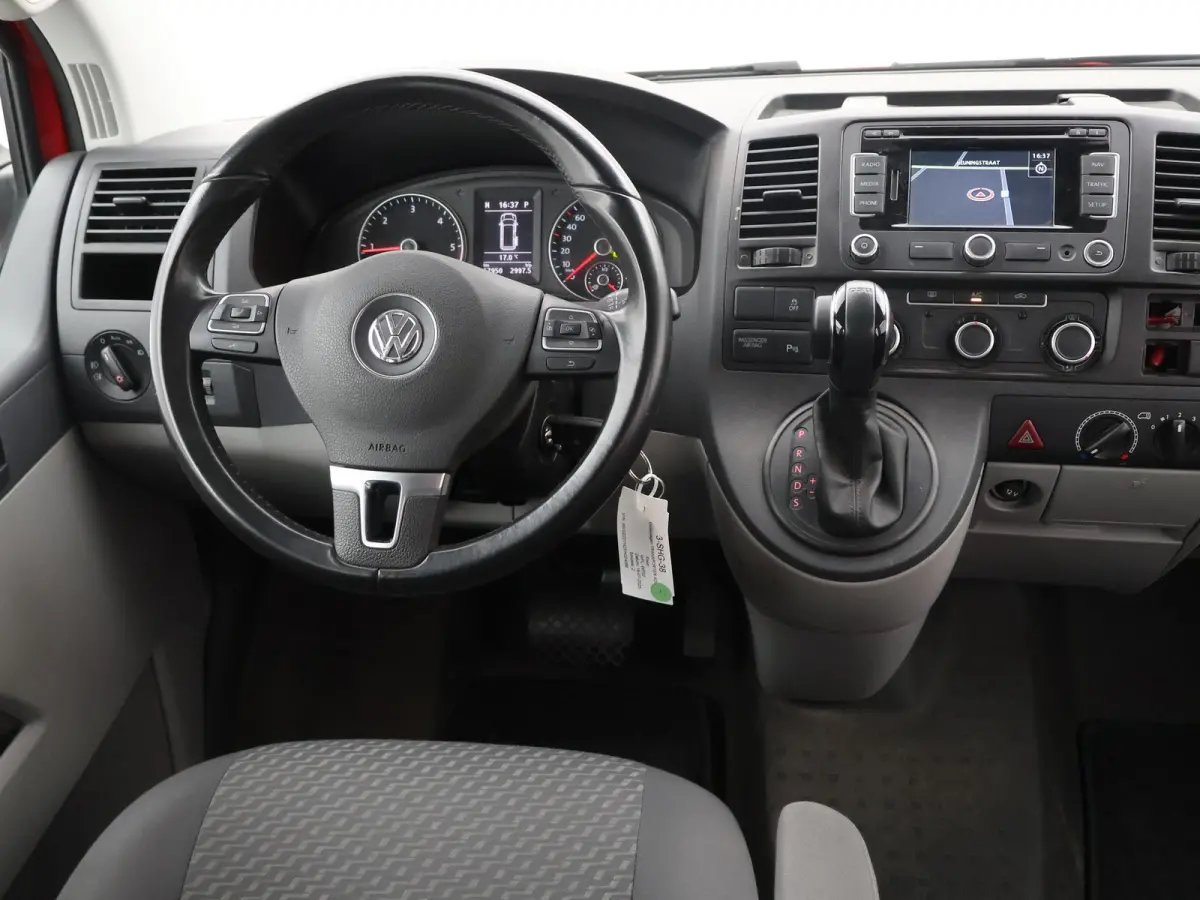 2.0 TDI 140 PK DSG AUT. L2H1 8-PERS. *67.950 KM* + TREKHAAK | COMFORTSTOELEN | NAVIGATIE
