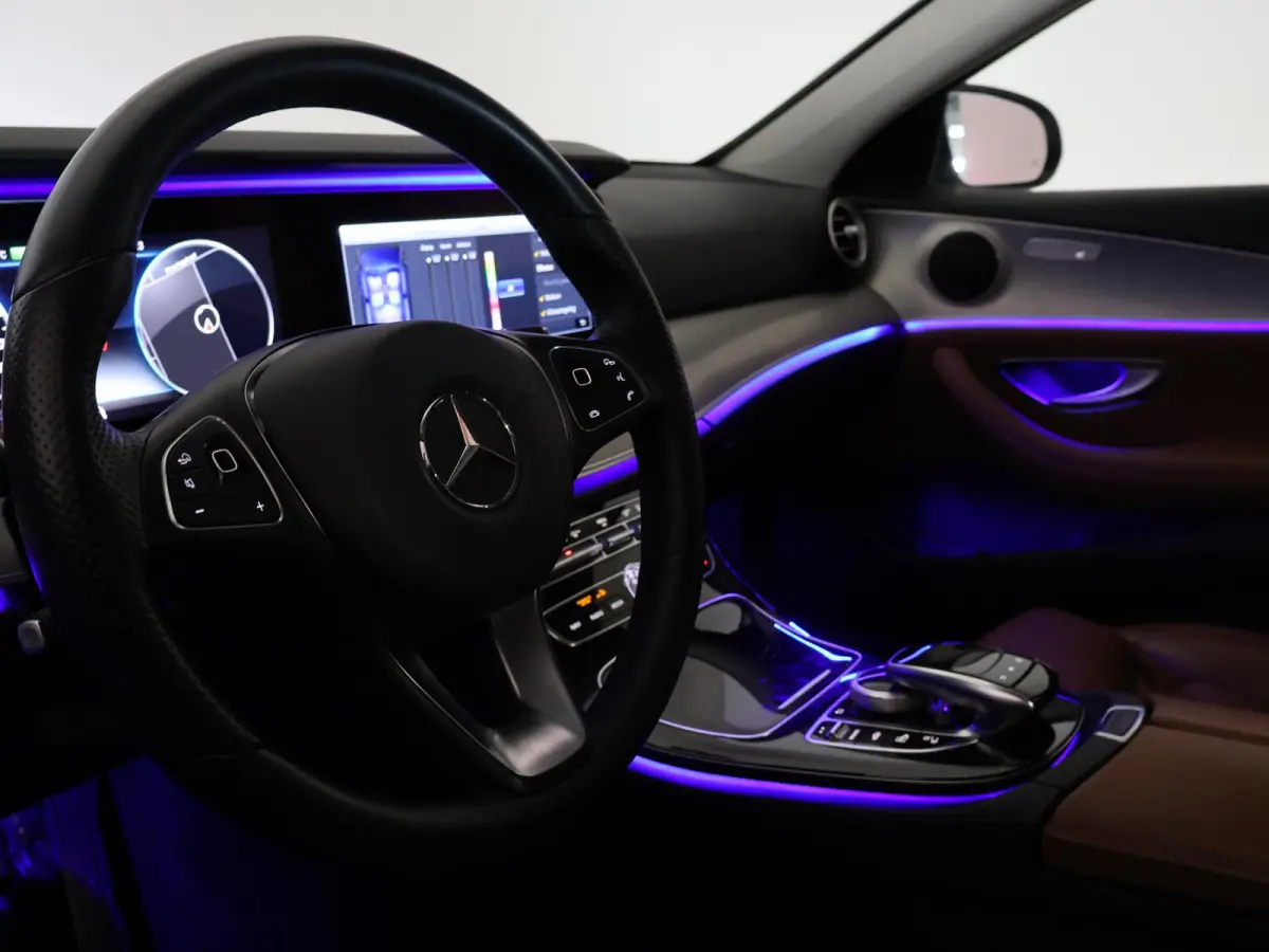 350e PLUG-IN HYBRID + HEAD-UP | DISTRONIC+ | SFEERVERLICHTING | LUCHTVERING