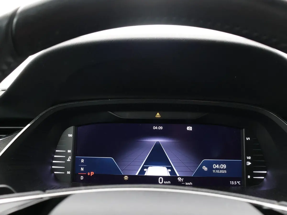 1.5 e-TSI AUT. + 18 INCH | ADAPTIVE CRUISE | LED | VIRTUAL COCKPIT | SFEERVERLICHTING | CAMERA | CARPLAY | STOELVERW.