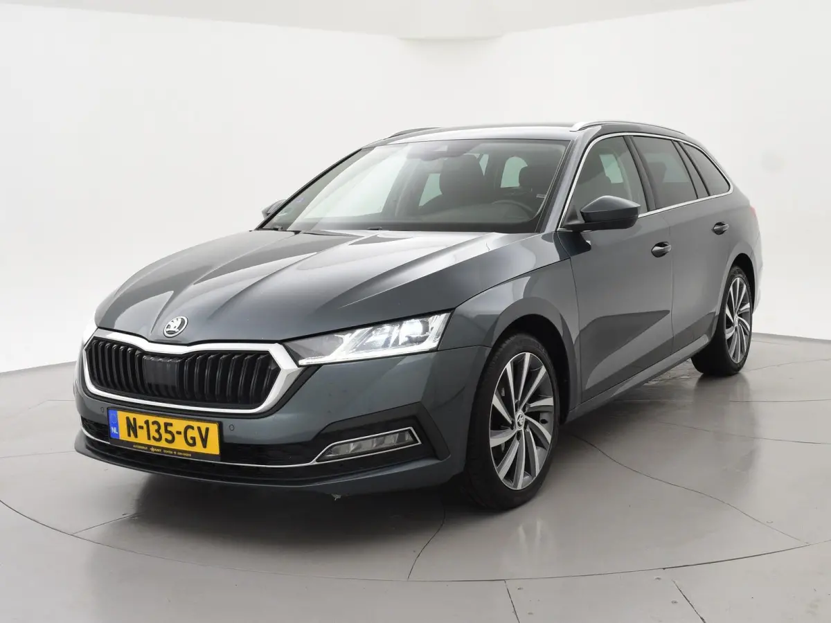 1.5 e-TSI AUT. + 18 INCH | ADAPTIVE CRUISE | LED | VIRTUAL COCKPIT | SFEERVERLICHTING | CAMERA | CARPLAY | STOELVERW.