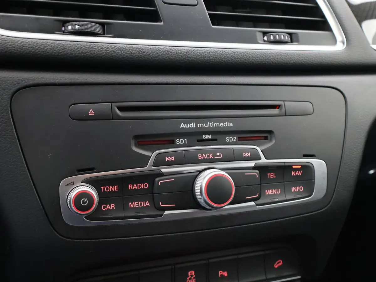 2.5 TFSI RSQ3 310 PK QUATTRO + PANORAMA / 20 INCH LMV / LEDER / BOSE