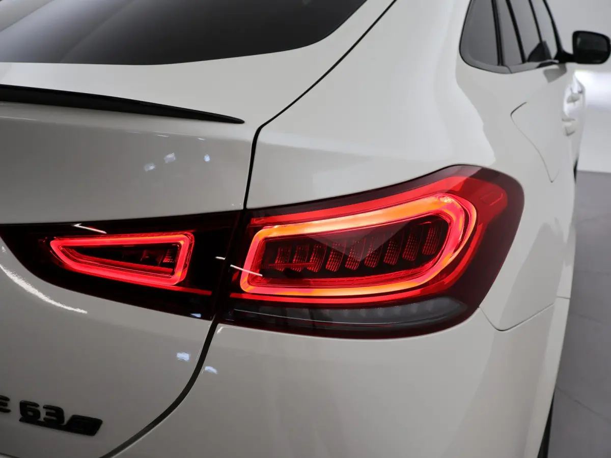 AMG 63 S 4MATIC+ 612 PK + EXCLUSIEF LEDER PANORAMA | 360 CAMERA | SPORTUITLAAT | BURMESTER