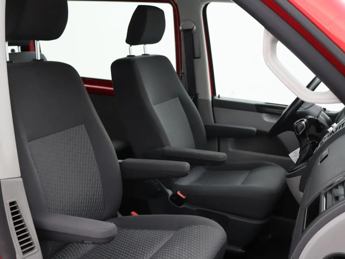 2.0 TDI 140 PK DSG AUT. L2H1 8-PERS. *98.138 KM* + TREKHAAK | COMFORTSTOELEN | NAVIGATIE