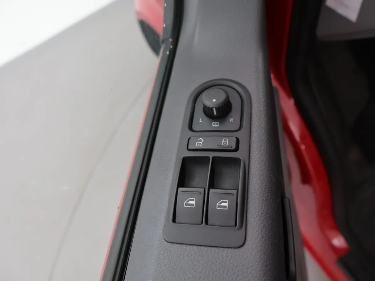 2.0 TDI 140 PK DSG AUT. L2H1 8-PERS. *98.138 KM* + TREKHAAK | COMFORTSTOELEN | NAVIGATIE