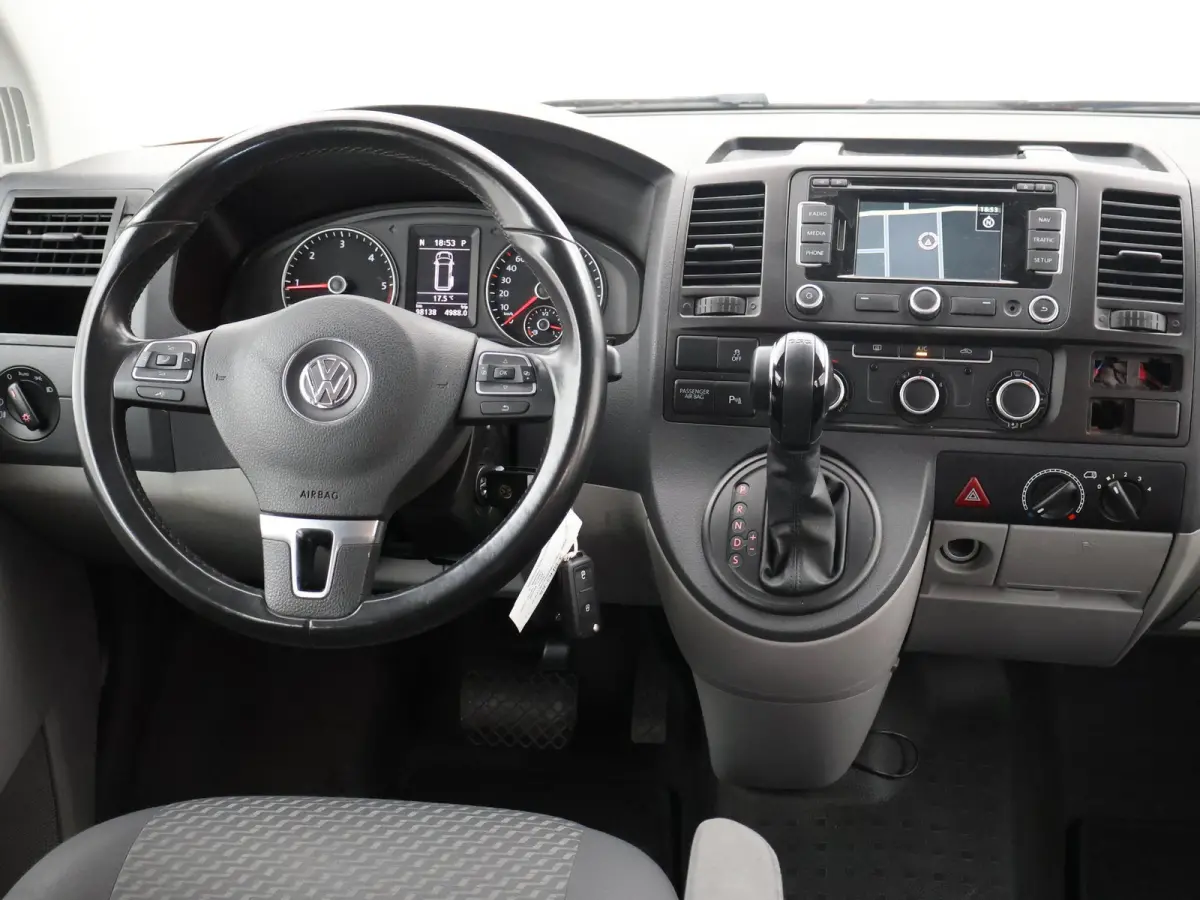 2.0 TDI 140 PK DSG AUT. L2H1 8-PERS. *98.138 KM* + TREKHAAK | COMFORTSTOELEN | NAVIGATIE