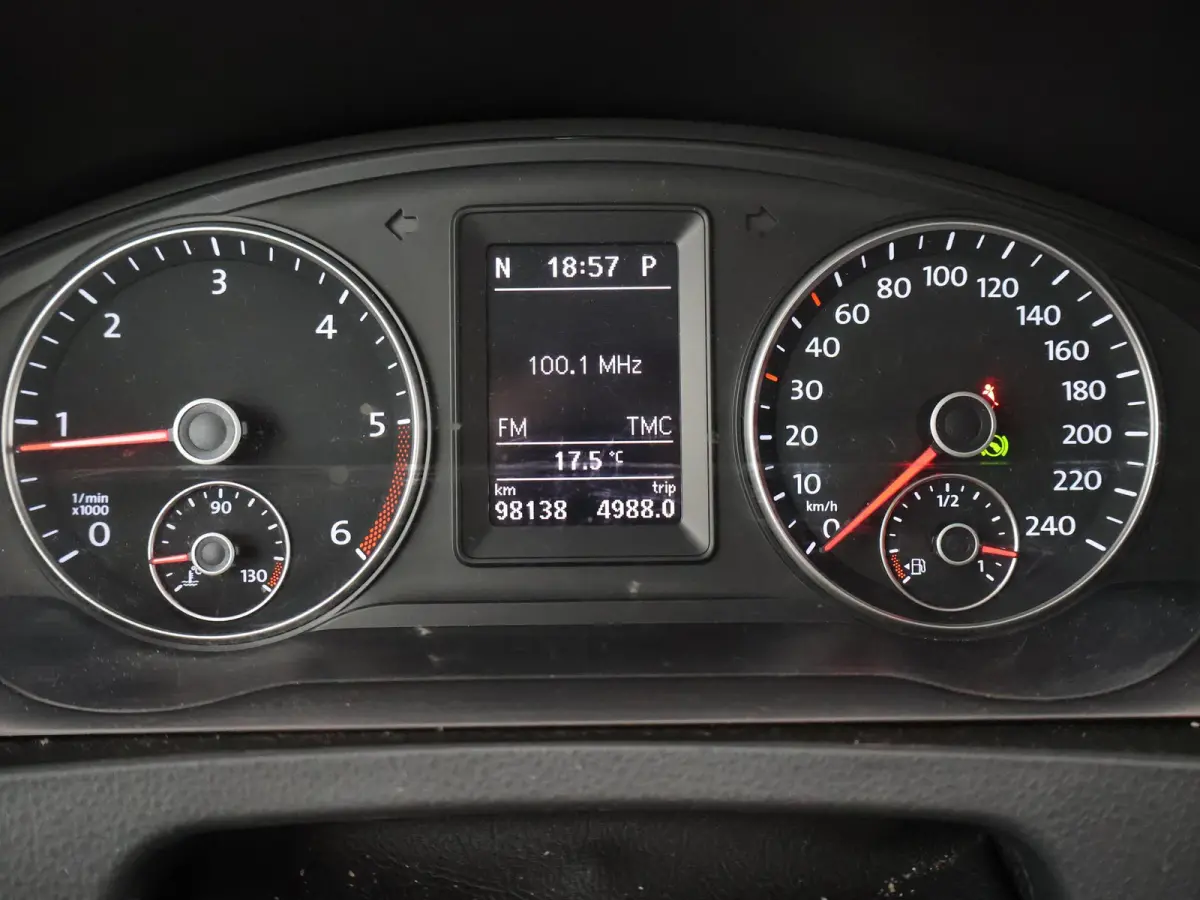 2.0 TDI 140 PK DSG AUT. L2H1 8-PERS. *98.138 KM* + TREKHAAK | COMFORTSTOELEN | NAVIGATIE